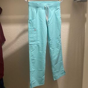 Figs Kade cargo scrub pants in fresh aqua size XS Petite